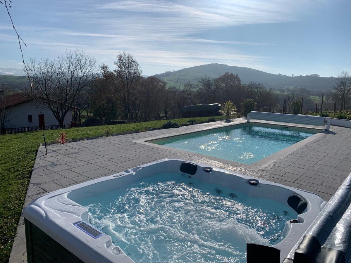 Apartment Laina Avec Piscine, Optionnel